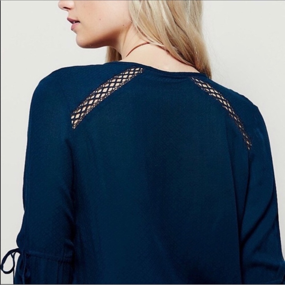 Free People navy ruffle crochet top - Picture 3 of 5
